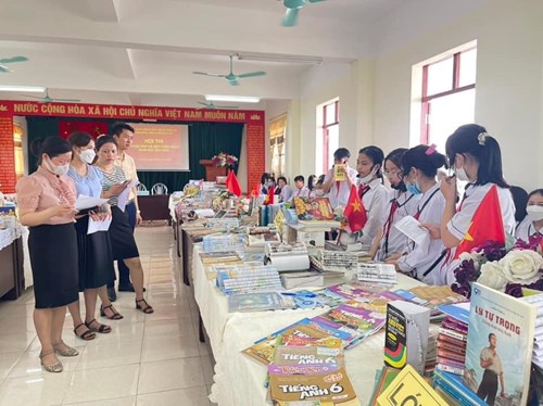 Hội thi trưng bày và giới thiệu sách năm học 2021-2022